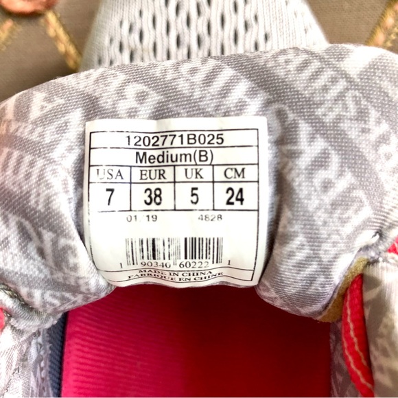 Brooks Ghost Sneakers 11 in Gray Fabric Upper and Pink Trim (7) - Picture 8 of 9